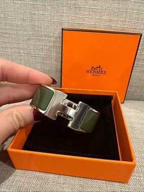 Hermes of Paris Clic Clac H Bracelet in Olive Green (Loden)